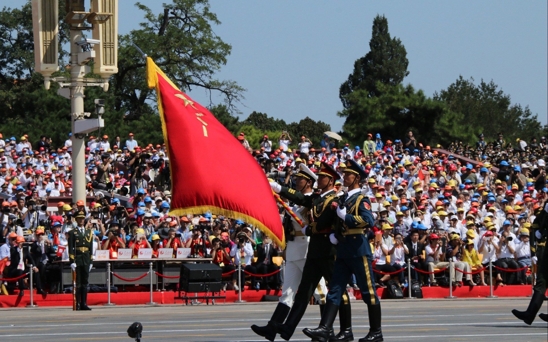 leyu乐鱼-东契奇快攻连连独行侠斩获连胜，东契奇和独行侠签了几年合同
