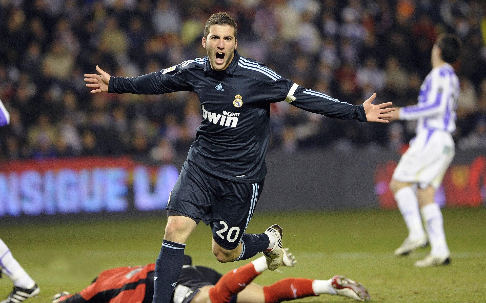 “青少年足球明星训练营火热开班”,青少年足球培训招生渠道